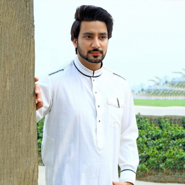 white kurta men pakistan